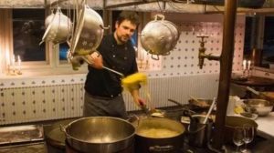 Сколько зарабатывают повара в ресторанах москвы